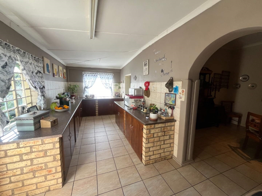 4 Bedroom Property for Sale in Kanoneiland Northern Cape
